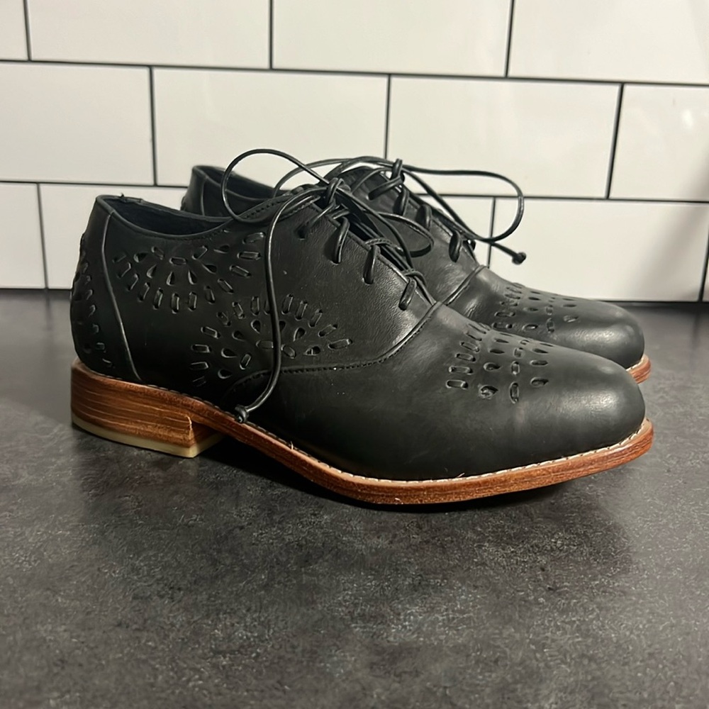 Elf black leather shoes NEW